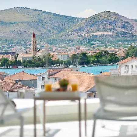2 Trogir