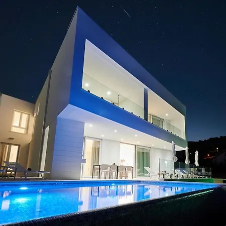 2 Villa *