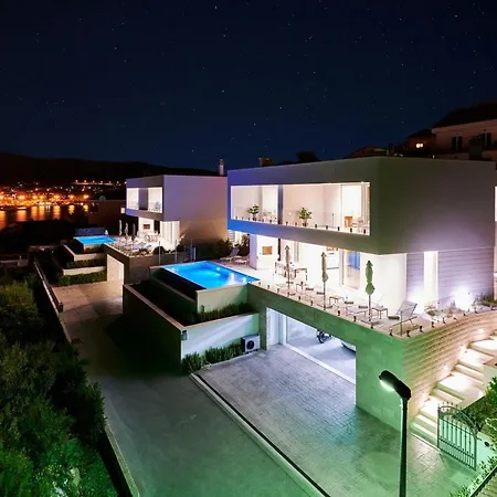 2 Villa *
