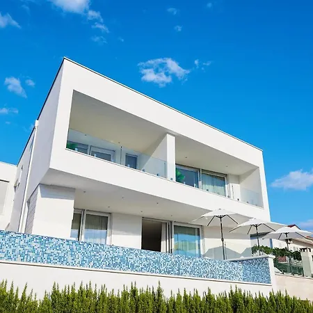 2 Villa