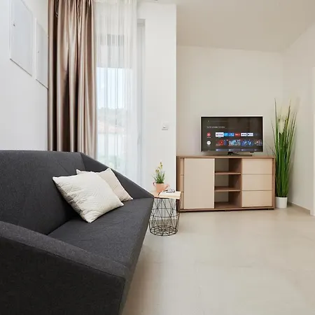 2 Villa Trogir