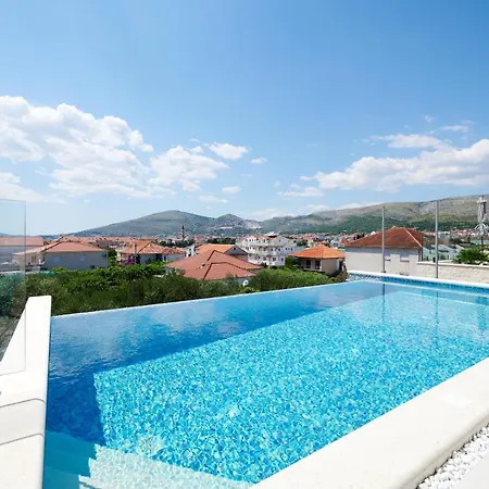2 Villa Trogir