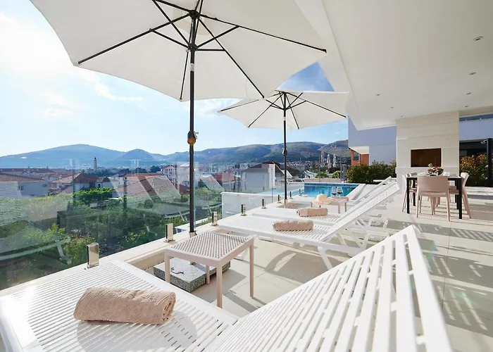 2 Villa Trogir