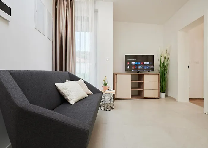 2 Villa Trogir