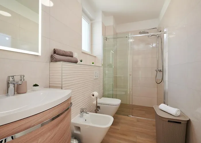 Villa 2 *