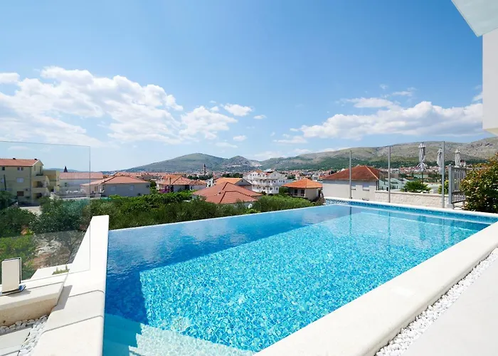 2 Villa Trogir